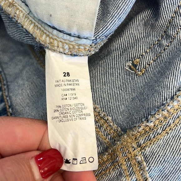 Dynamite High Waisted Wide Leg Raw Hem Light Wash Jeans size 28 - Picture 6 of 10